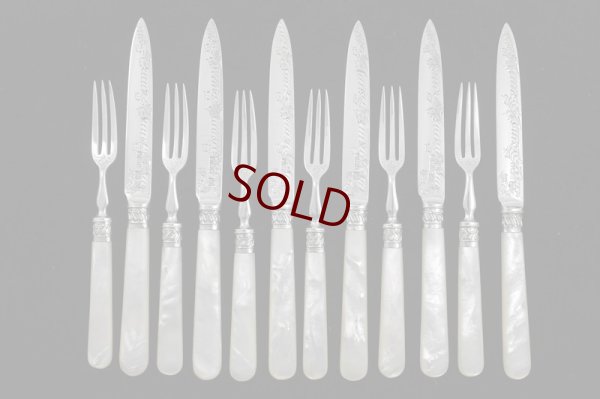 画像4: 純銀製（925）1911年　白蝶貝ハンドル　手彫り彫刻　デザートカトラリー　12組セット