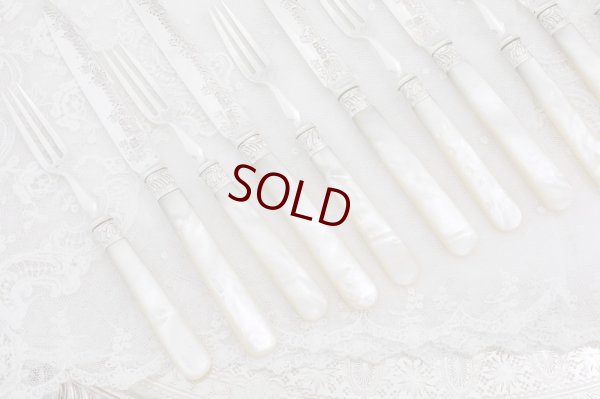 画像8: 純銀製（925）1911年　白蝶貝ハンドル　手彫り彫刻　デザートカトラリー　12組セット