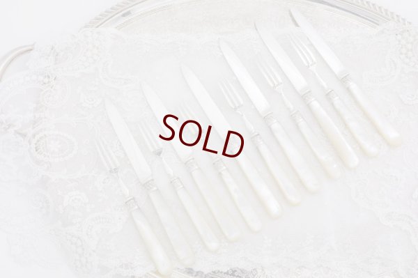 画像15: 純銀製（925）1911年　白蝶貝ハンドル　手彫り彫刻　デザートカトラリー　12組セット