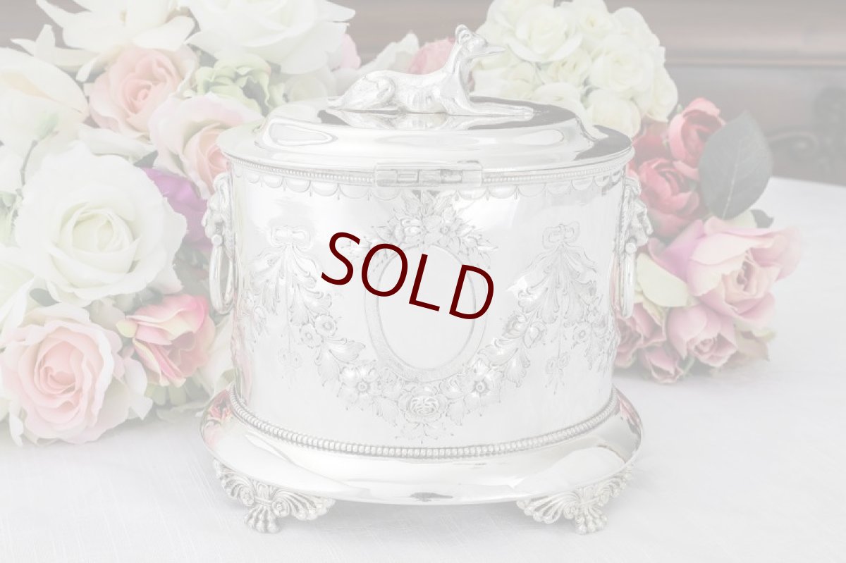 画像7: シルバープレート製　リボンとお花のガーランド　手彫り彫刻　ビスケットボックス (7)