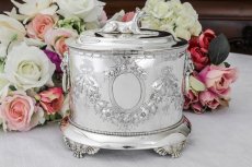 画像7: シルバープレート製　リボンとお花のガーランド　手彫り彫刻　ビスケットボックス (7)