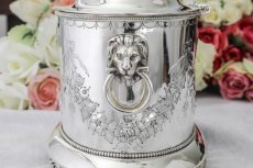 画像3: シルバープレート製　リボンとお花のガーランド　手彫り彫刻　ビスケットボックス (3)