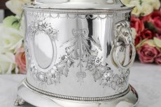 画像2: シルバープレート製　リボンとお花のガーランド　手彫り彫刻　ビスケットボックス (2)