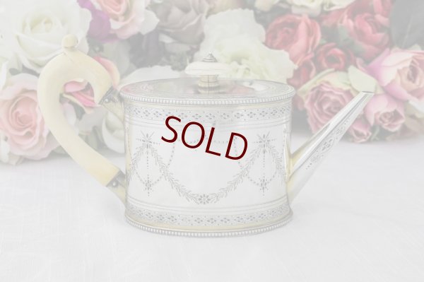 画像5: 純銀製（925）1869年　ハンドエングレービング　ガーランド装飾　バチェラーサイズティーセット