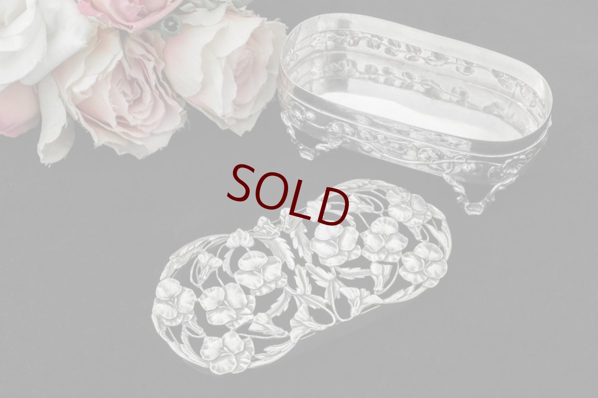 画像2: 純銀製（925）1909年 希少 アールヌーボー　お花のポプリケース (2)