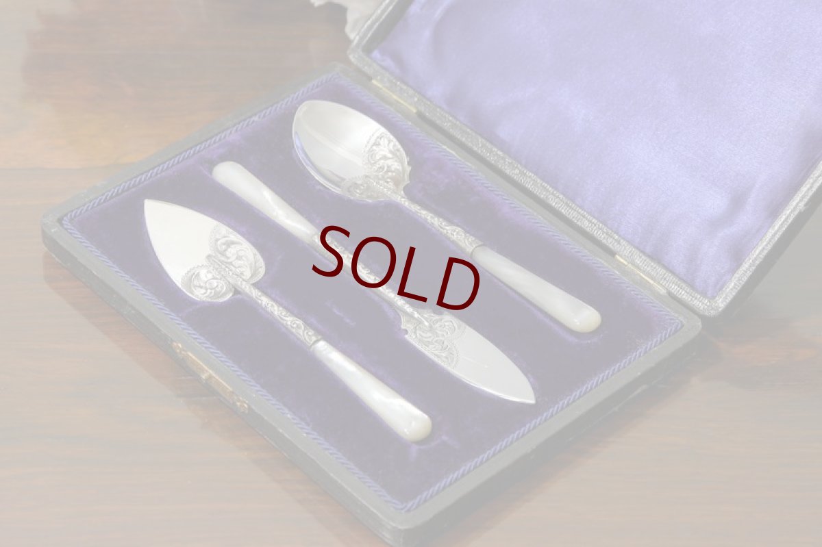 画像10: 純銀製（925）1906年　白蝶貝ハンドル　美装飾　サービングカトラリーセット (10)