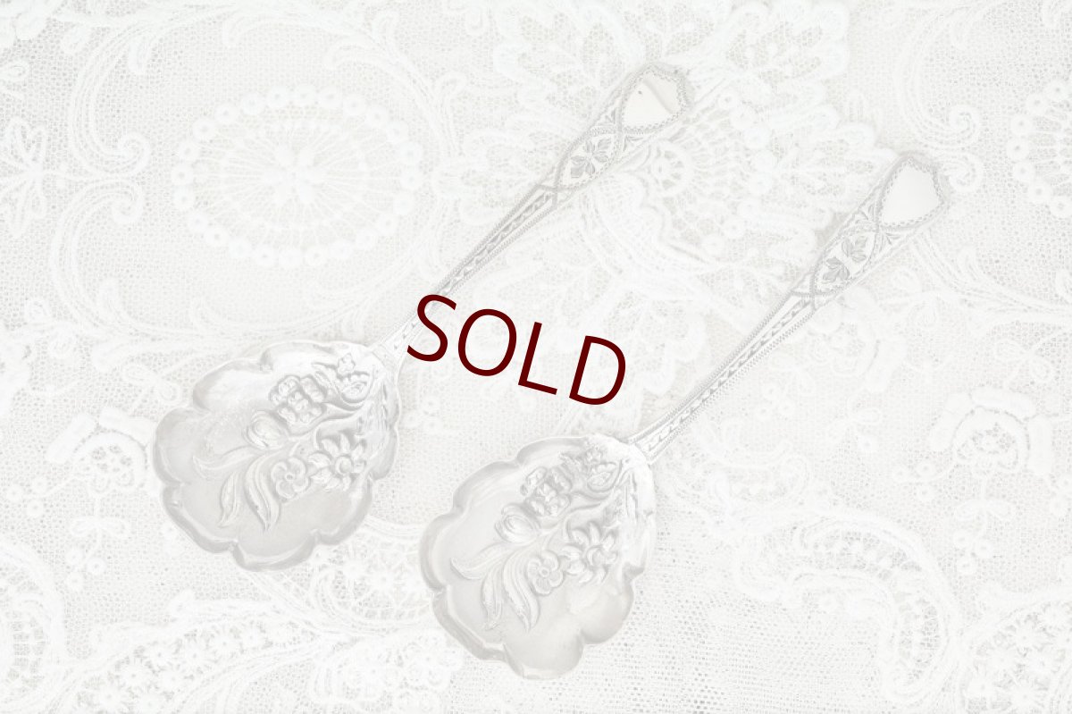 画像2: 純銀製（925）アーツ＆クラフツ　お花の彫刻　ペアジャムスプーンセット (2)