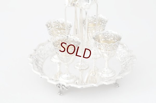 画像3: 純銀製（925）　1909年　Walker & Hall  透かし細工が美しい　エッグクリュエット　セット