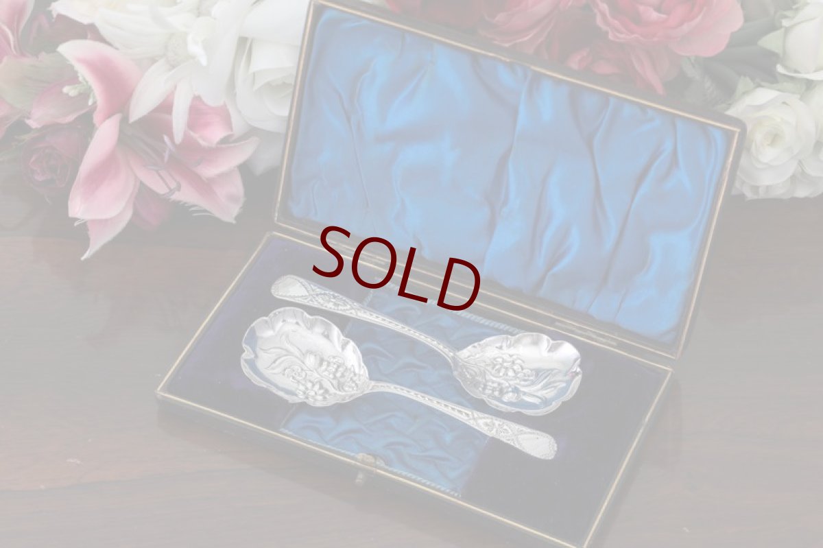 画像4: 純銀製（925）アーツ＆クラフツ　お花の彫刻　ペアジャムスプーンセット (4)