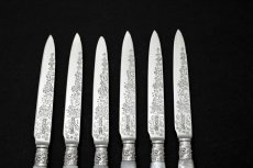画像2: 純銀製（925）アンティークシルバー　1898年　白蝶貝ハンドル　手彫り美彫刻　ティーナイフ6本セット (2)