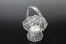 画像4: 純銀製（９２５）1910年 マッピン＆ウェッブ　透かし細工が美しい、　フラワーバスケット (4)