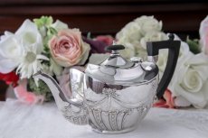 画像2: 純銀製（925）1906年　リボンガーランド　バチェラーサイズティーポット (2)