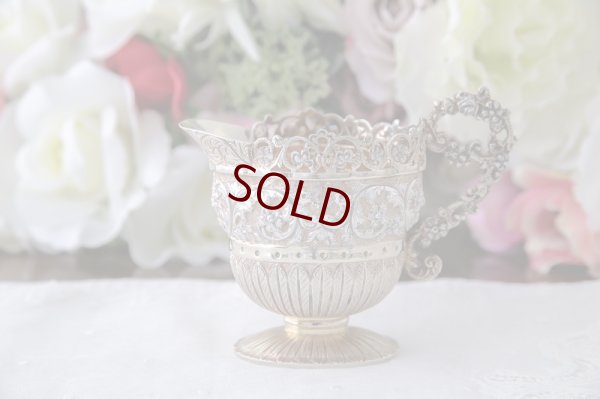 画像6: 純銀製（925）1891年　ハイヴィクトリアン/ロココスタイル　ハンドチェイシング　デザート用　シュガー、クリーム＆シフタースプーンセット 