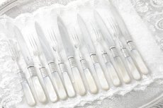 画像3: シルバープレート製1900年ごろ　白蝶貝　お花の彫刻　デザートカトラリー6組セット (3)