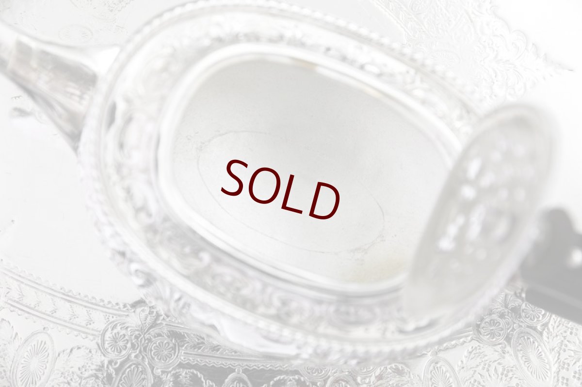 画像8: シルバープレート製　ヴィクトリア時代　Atkins Bros.お花とスクロールの手彫り彫刻　バチェラーサイズ　ティーポット (8)