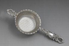 画像6: 純銀製（925）1992年　ロココ調透かし細工　ティーストレイナー＆スタンド (6)