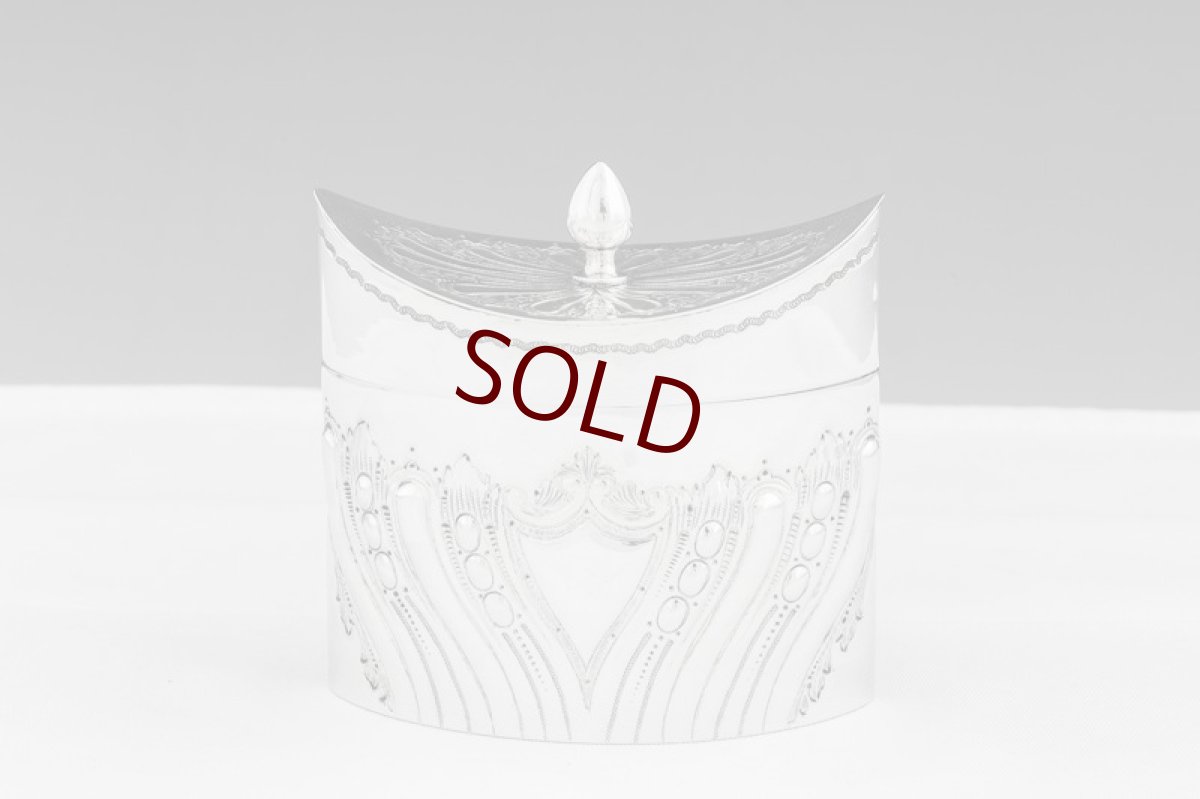 画像2: 純銀製（925）1896年　ハンドチェイス　フルーテッド　ティーキャディー  (2)