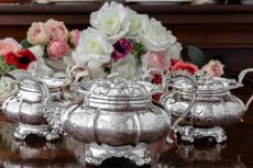 画像1: 純銀製（800）1860年前後　ベルギー製　メロン型　お花の摘み　ティー3点セット (1)