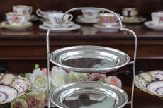 画像2: シルバープレート製　ヴィンテージ　透かし細工　三段　アフタヌーンティー　ケーキスタンド (2)