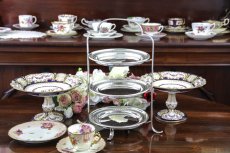 画像1: シルバープレート製　ヴィンテージ　透かし細工　三段　アフタヌーンティー　ケーキスタンド (1)