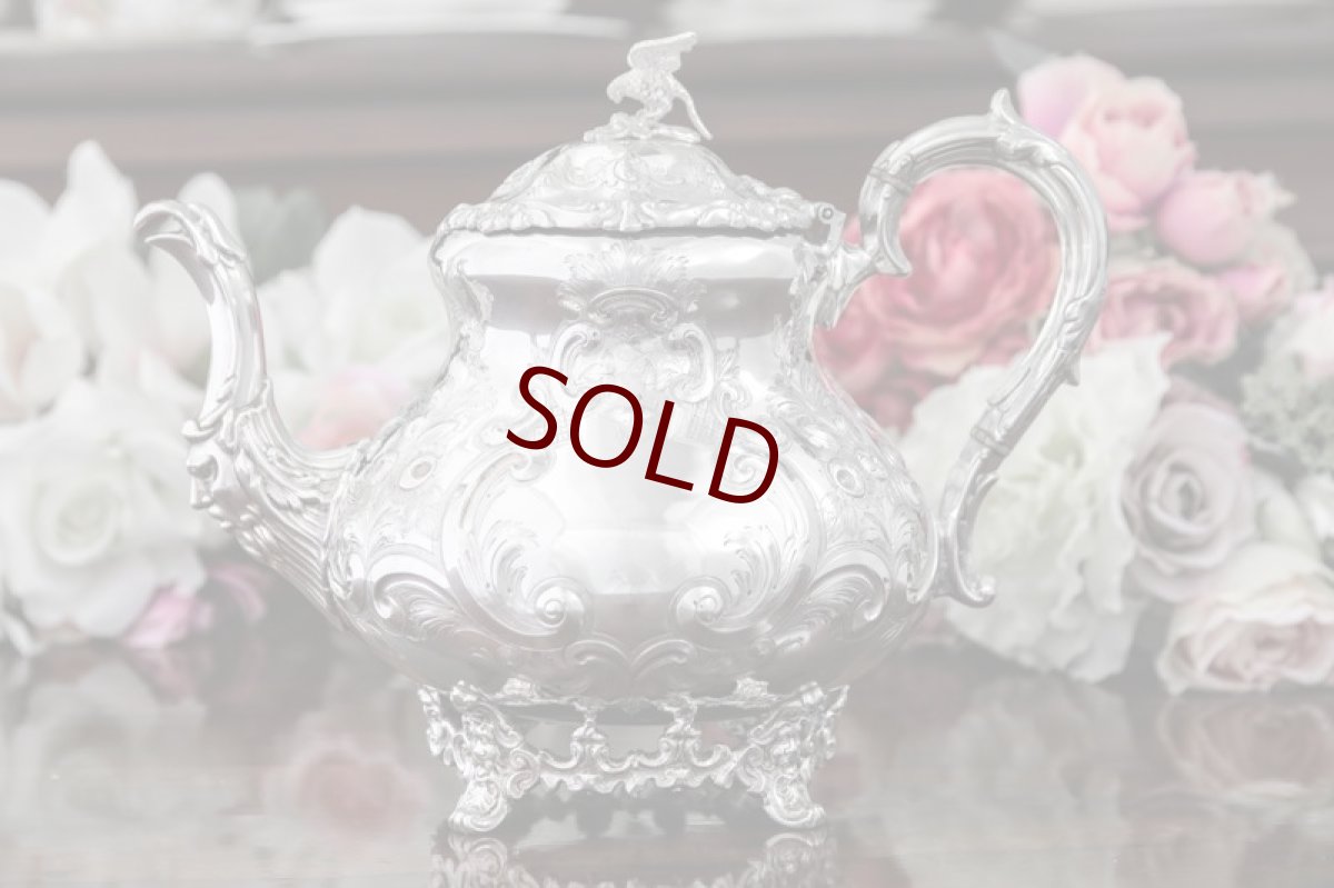 画像1: シルバープレート　ヴィクトリアンロココ　鳥の摘みと薔薇の彫刻　ティーポット (1)