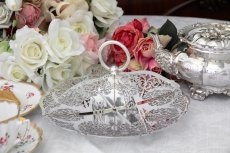 画像1: シルバープレート製　ヴィンテージ　美しいピアスワークのサンドイッチトレイ  (1)