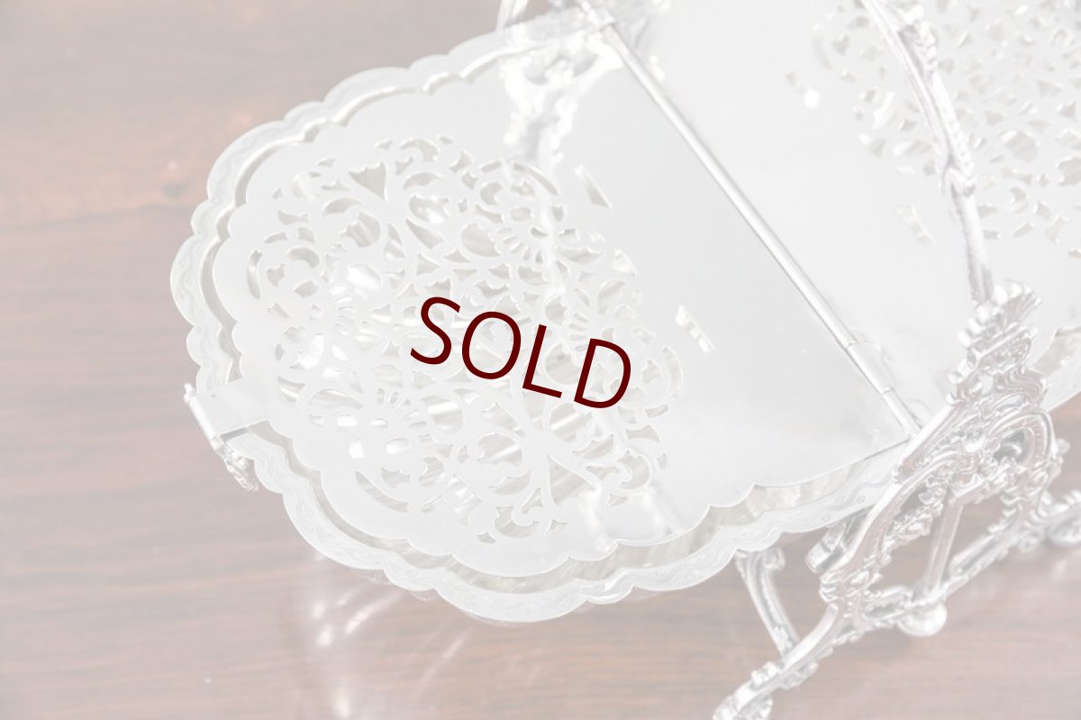 画像11: シルバープレート製　ヴィクトリアン　シェル型　レア薔薇透かし細工　ビスケットウォーマー (11)