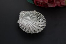 画像3: 純銀製（９２５）1897年 　Atkin Brothers ロココスタイル　透かし細工　シェル型ミニディッシュペア (3)