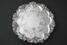 画像1: シルバープレート製　ヴィクトリア時代後期　葡萄と葉のボーダー　スクロールの手彫り彫刻 26cm サルヴァ (1)
