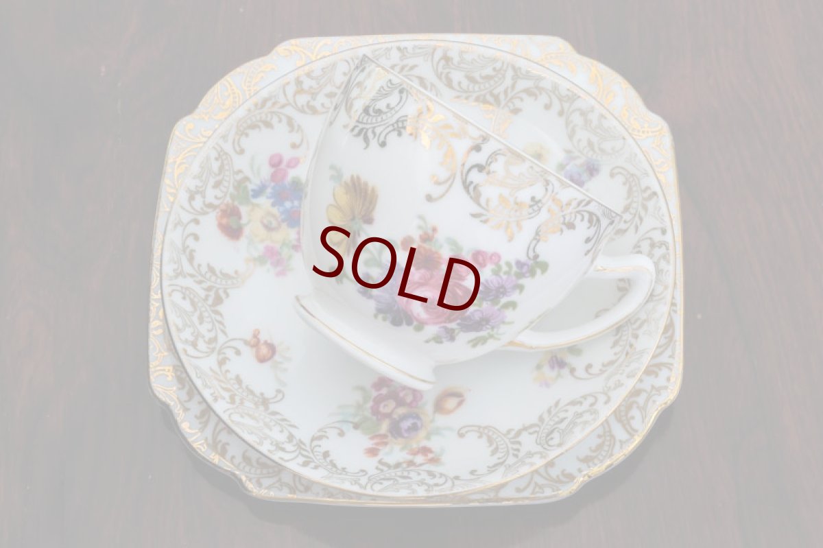 画像1: １９３０年代　チェコ製　手描き　ブーケと金彩のトリオセット１ (1)