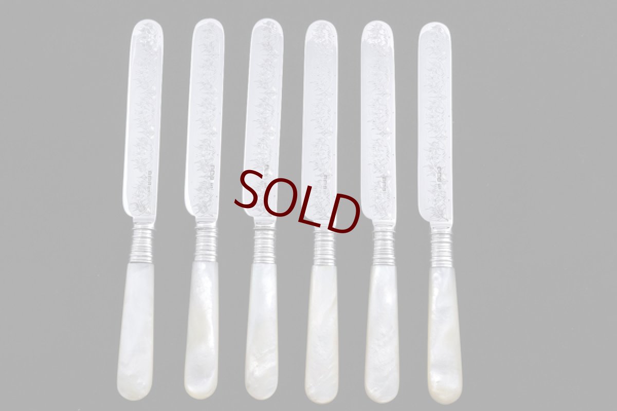 画像3: 純銀製（925）1897年　白蝶貝ハンドル　お花と葉模様のガーランド彫刻　ティーナイフ6本セット　 (3)