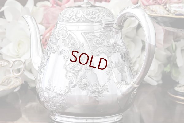 画像4: シルバープレート製　ヴィクトリア時代後期　Martin, Hall & Co. お花のガーランド　ティー３点セット