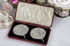 画像1: 純銀製 (925) 1896年 扇の形 ピン/ボンボンディッシュ 2組セット (1)