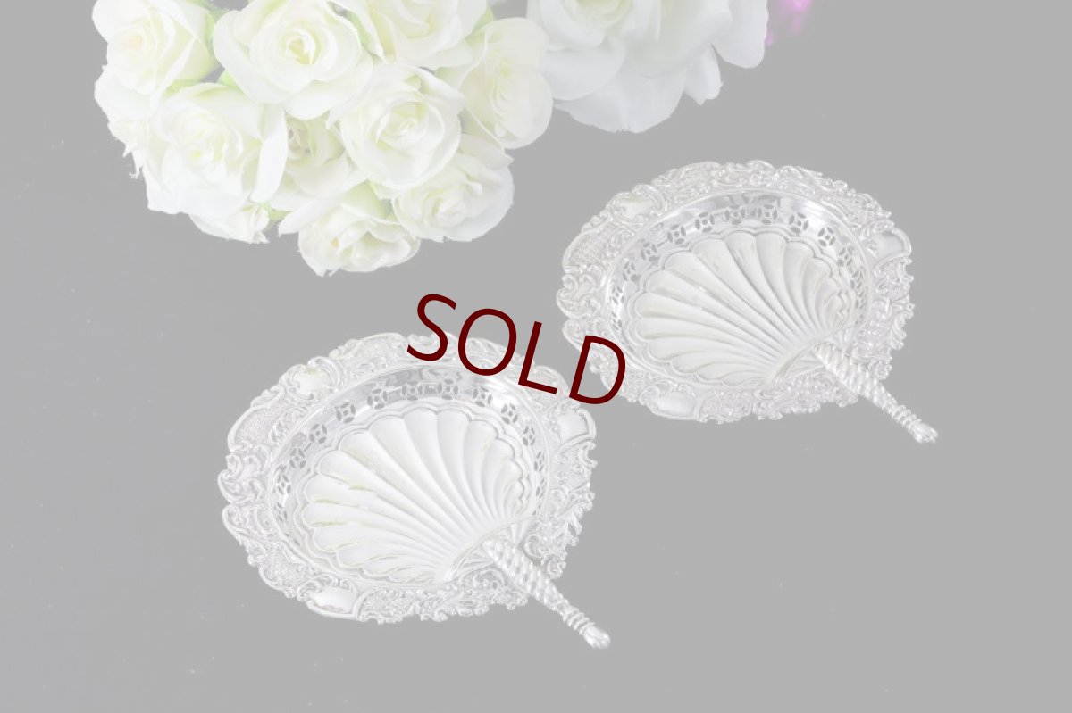 画像2: 純銀製 (925) 1896年 扇の形 ピン/ボンボンディッシュ 2組セット (2)