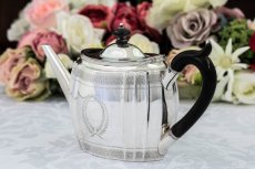 画像2: 純銀製(925) 1880年 アンティークシルバー ハンドメイド バチェラーサイズ ティーポット (2)