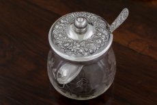 画像1: 純銀製(925)アメリカンC.1930 薔薇とお花の打ち出し　ジャムポット＆スプーン (1)