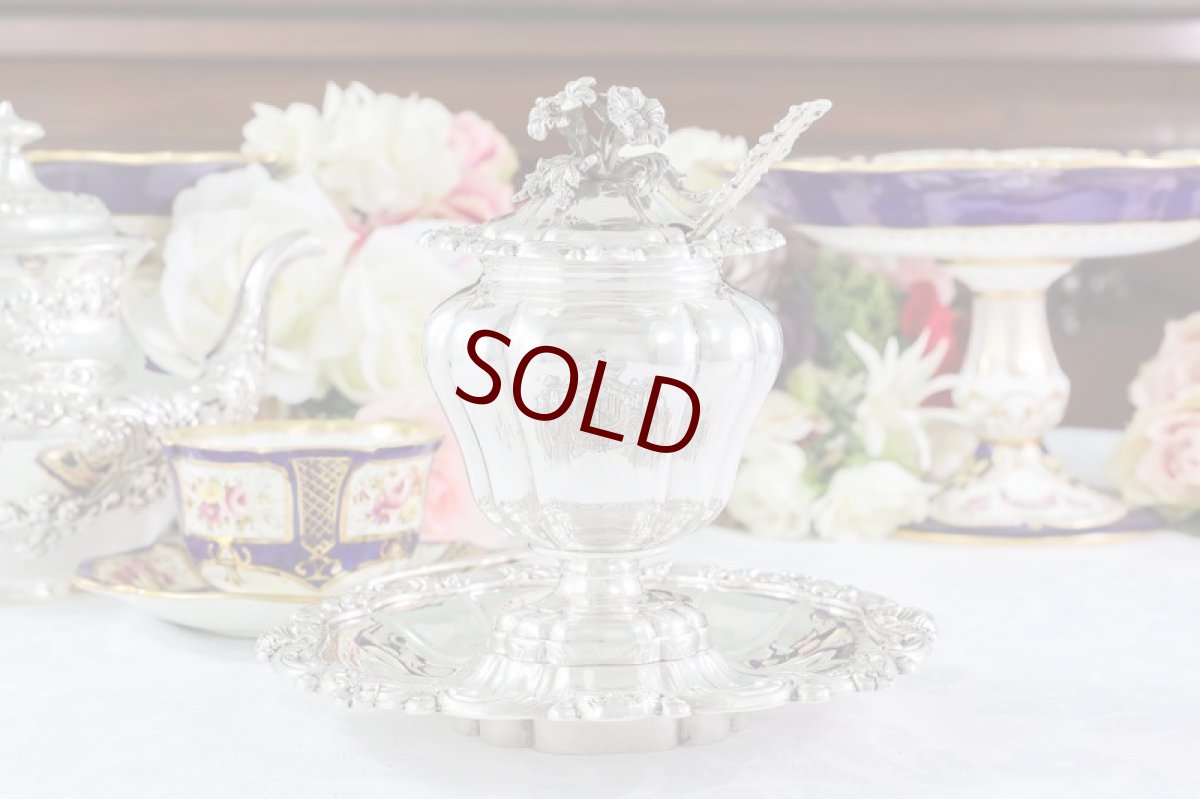 画像2: 純銀製(950)フランス製 ファーストミネルヴァ お花の摘み ロココスタイル 貴族の紋章入り キャビア/ジャムポット (2)