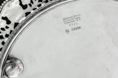 画像6: 純銀製(925)1889年 Martin, Hall & Co, アーツ＆クラフツ お花の透かしボーダー 26cm サルヴァ (6)