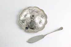 画像8: 純銀製(800)ドイツ製 1900年前後　薔薇のガーランド お花の摘み　透かし細工　バターディッシュ (8)
