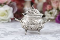 画像2: 純銀製(835)　ドイツ製　ロココスタイル バチェラーサイズ　シュガーポット＆クリームジャグ (2)