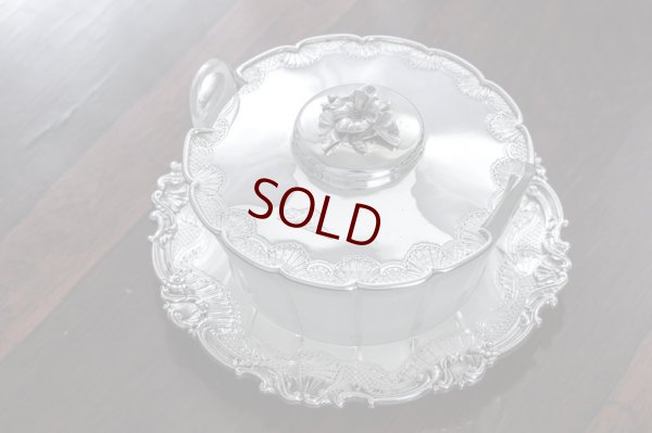 画像2: 純銀製(925) 1838年　ヴィクトリア時代初期　お花の摘み、貝のモチーフ バターディッシュ