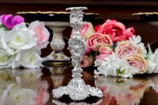 画像4: シルバープレート製　ヴィクトリア時代後期　ロココスタイル　ペア　スモールキャンドルスタンド (4)