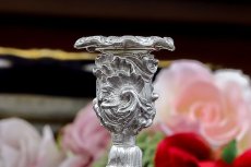 画像6: シルバープレート製　ヴィクトリア時代後期　ロココスタイル　ペア　スモールキャンドルスタンド (6)