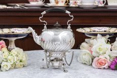 画像1: シルバープレート製1903年　エルキントン作　バチェラーサイズ　ティーケトル (1)