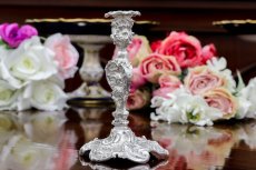 画像5: シルバープレート製　ヴィクトリア時代後期　ロココスタイル　ペア　スモールキャンドルスタンド (5)