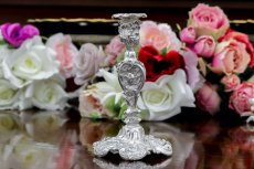 画像2: シルバープレート製　ヴィクトリア時代後期　ロココスタイル　ペア　スモールキャンドルスタンド (2)