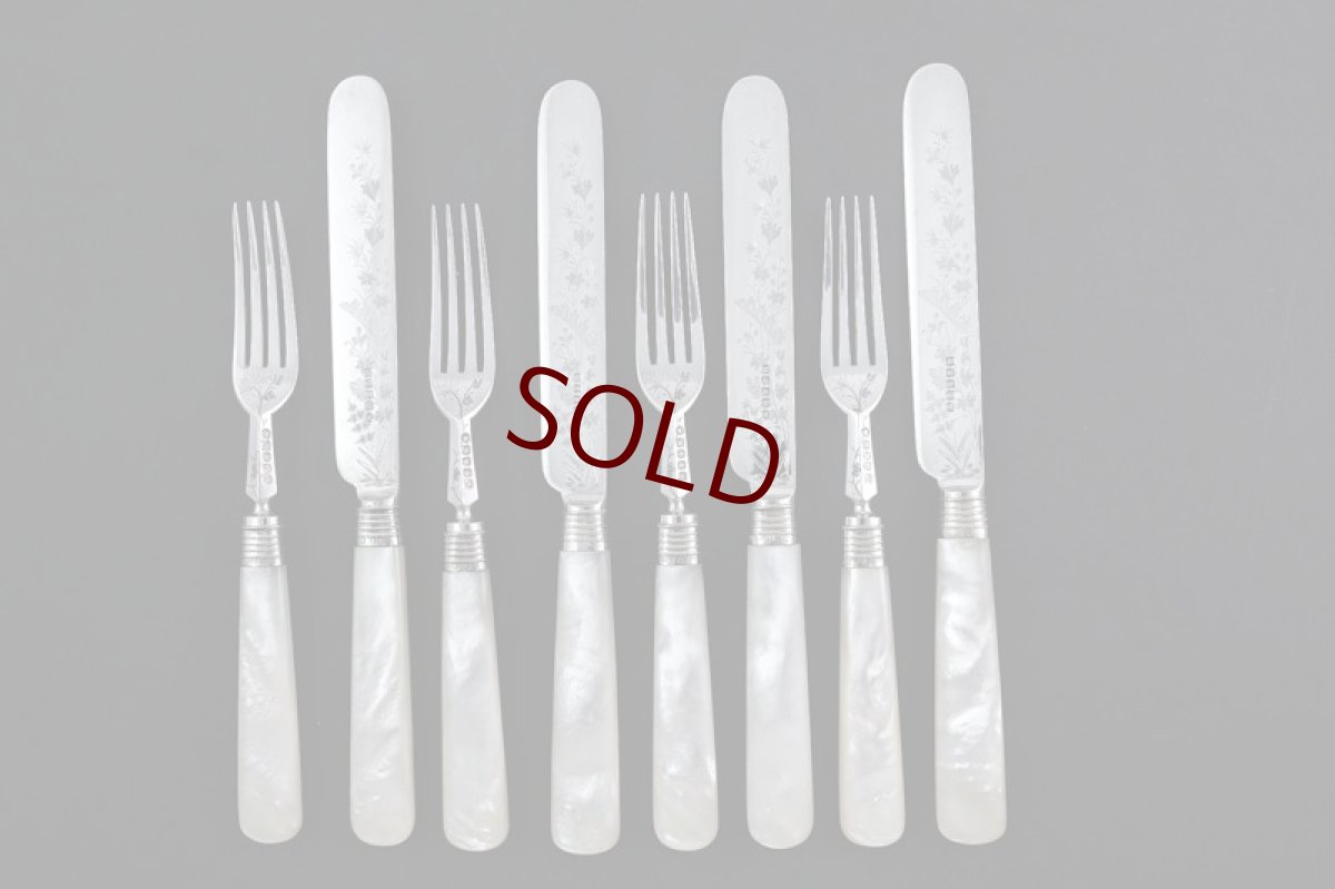 画像3: シルバープレート製 1893年制作　白蝶貝ハンドル　デザートカトラリー４組セット (3)