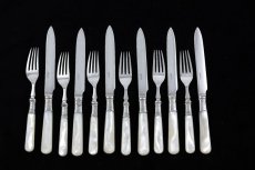 画像6: シルバープレート製 １９００年前後　白蝶貝　スクロールの彫刻　デザートカトラリー6組セット   (6)