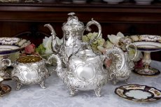 画像1: 純銀製(925) 1863年 バーナード　特級 ヴィクトリアンロココ/ ルイスタイル　ティー&コーヒーセット (1)