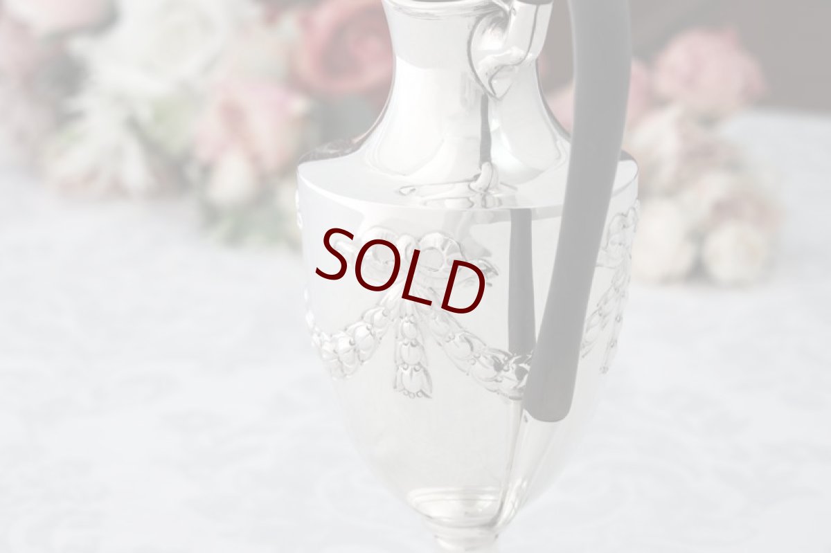 画像5: 純銀製(925)1897年　可愛らしいリボンのガーランド　ウォータージャグ (5)